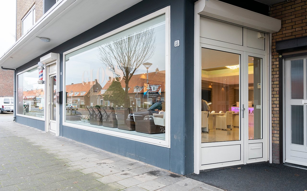 De etalage van GLOSS aan de Lucas Gasselstraat